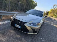 Usata Lexus ES300 Executive Line 178 CV (130 kW) 2024 Argento Berlina
