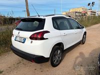 Usata Peugeot 2008 99 CV (72 kW) 2017 Bianco SUV