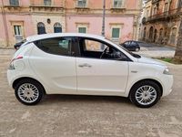 Usata Lancia Ypsilon Platinum 95 CV (69 kW) 2016 Bianco Utilitaria