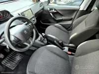 Begagnad Peugeot 208 Active 74 HK (54 kW) 2015 Vit Halvkombi