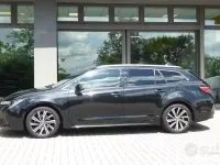 Usata Toyota Corolla Style 152 CV (111 kW) 2022 Nero Station wagon