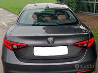 Usata Alfa Romeo Giulia 180 CV (132 kW) 2017 Grigio Berlina