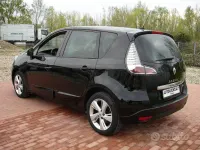 Usata Renault Scénic III Luxe 110 CV (80 kW) 2013 Nero Monovolume