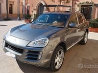 Usata Porsche Cayenne 240 CV (176 kW) 2010 Grigio SUV