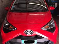 Usata Toyota Aygo Connect Style 72 CV (52 kW) 2021 Rosso Utilitaria