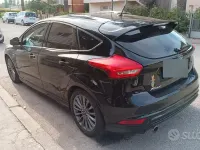 Usata Ford Focus ST-Line 120 CV (88 kW) 2017 Nero Berlina