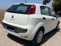 Usata Fiat Grande Punto 86 CV (63 kW) 2015 Bianco Utilitaria
