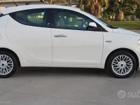 Käytetty Lancia Ypsilon S 95 HP (69 kW) 2013 Valkoinen Viistoperä