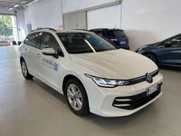 Usata VW Golf VIII Life 116 CV (85 kW) 2024 Bianco pastello Station wagon