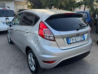 Usata Ford Fiesta 95 CV (69 kW) 2017 Gray Berlina