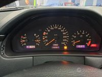 Usata Mercedes E200 Avantgarde 136 CV (100 kW) 1996 Blu Berlina