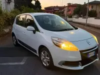 Usata Renault Scénic III 110 CV (80 kW) 2012 Bianco Monovolume