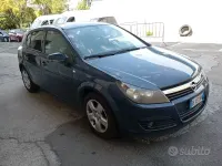 Usata Opel Astra Cosmo 101 CV (74 kW) 2007 Blu Berlina