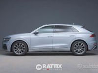 Usata Audi Q8 Sport 231 CV (169 kW) 2023 Argento satellite SUV
