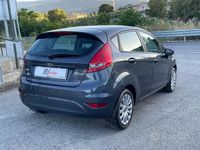 Usata Ford Fiesta 70 CV (51 kW) 2010 Grigio Utilitaria