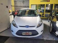 Usata Ford Fiesta 71 CV (52 kW) 2010 Bianco Utilitaria