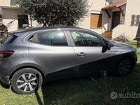 Usata Renault Clio V Techno 91 CV (66 kW) 2023 Grigio Utilitaria
