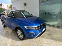 Usata VW T-Roc Life 110 CV (80 kW) 2022 Blu SUV
