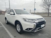 Usata Mitsubishi Outlander Intense 150 CV (110 kW) 2021 Bianco SUV