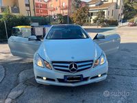 Usata Mercedes E220 170 CV (125 kW) 2011 Bianco Coupé