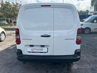 Gebraucht Peugeot Partner Tepee Access 99 PS (72 kW) 2017 Weiß Van / Kleinbus