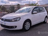 Usata VW Golf VI 105 CV (77 kW) 2011 Bianco Utilitaria