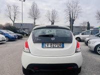 Usata Lancia Ypsilon Gold 69 CV (50 kW) 2014 Bianco Utilitaria