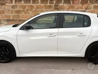 Usata Peugeot 208 75 CV (55 kW) 2023 Bianco Utilitaria