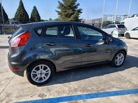 Usata Ford Fiesta 75 CV (55 kW) 2016 Grigio Berlina