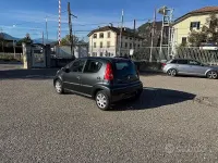 Usata Peugeot 107 Allure 68 CV (50 kW) 2011 Nero Utilitaria