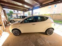 Usata Lancia Ypsilon 69 CV (50 kW) 2019 Bianco Utilitaria