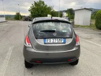 Usata Lancia Ypsilon 80 CV (58 kW) 2014 Argento Utilitaria