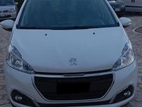 Usata Peugeot 208 Active 102 CV (75 kW) 2021 Bianco Utilitaria
