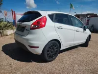 Usata Ford Fiesta 96 CV (70 kW) 2009 Bianco Berlina