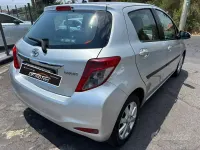 Usata Toyota Yaris Lounge 90 CV (66 kW) 2012 Grigio Utilitaria