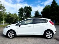 Usata Ford Fiesta Titanium 95 CV (69 kW) 2012 Bianco Berlina