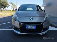 Usata Renault Scénic III 110 CV (80 kW) 2013 Marrone Berlina