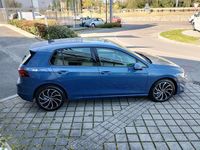 Usata VW Golf VIII Life 116 CV (85 kW) 2025 Anemone blau met. Berlina