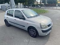 Usata Renault Clio II 58 CV (42 kW) 2004 Argento Berlina