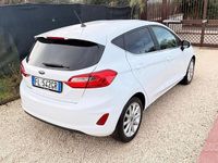 Usata Ford Fiesta 100 CV (73 kW) 2017 Bianco Berlina