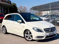 Usata Mercedes B180 Premium 109 CV (80 kW) 2012 Bianco Monovolume