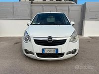 Usata Opel Agila Enjoy 94 CV (69 kW) 2011 Bianco Utilitaria