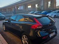 Usata Volvo V40 120 CV (88 kW) 2018 Nero Berlina