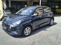 Usado Hyundai i10 Advanced 67 CV (49 kW) 2023 Gris Utilitario