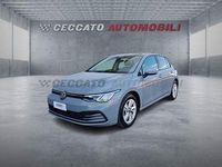 Usata VW Golf VIII Life 116 CV (85 kW) 2024 Grigio Utilitaria