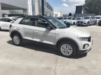 Usata VW T-Roc Life 110 CV (80 kW) 2024 Ascot grey / tetto nero SUV