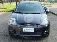 Usata Ford Fiesta Ghia 75 CV (55 kW) 2007 Grigio Utilitaria