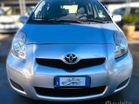 Usata Toyota Yaris Sol 90 CV (66 kW) 2009 Grigio Utilitaria