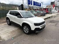 Käytetty Jeep Avenger 100 HP (73 kW) 2024 Valkoinen Katumaasturi