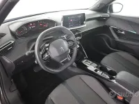 Usata Peugeot 2008 Allure 131 CV (96 kW) 2023 Grigio artense SUV